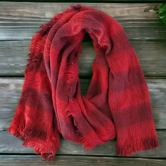 TUCKER & TATE Fuzzy Plaid Blanket Scarf - Picture 1 of 4